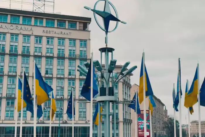 Зеленський привітав українців із Днем Європи