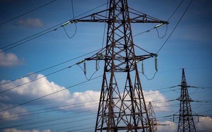 Чому влітку в Україні не вимикали світло під час спеки